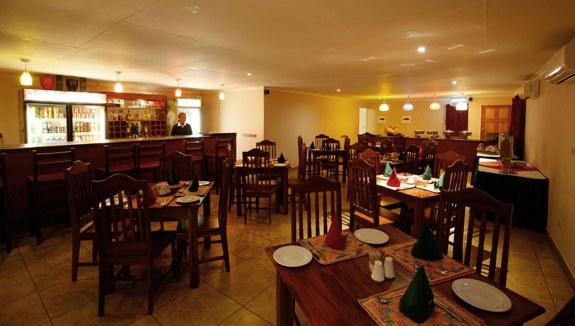 Mokoro Lodge Maun Ngoại thất bức ảnh
