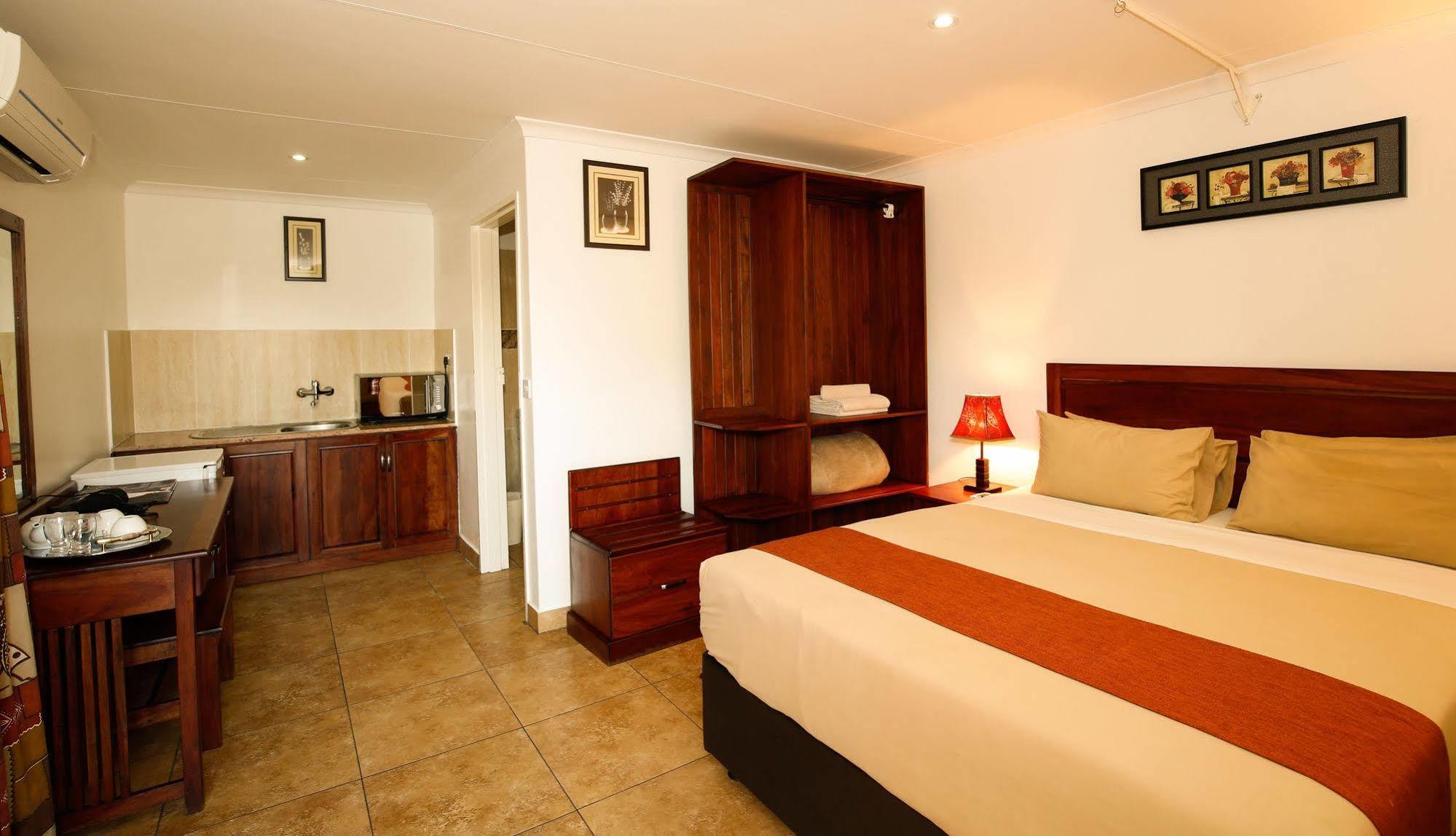 Mokoro Lodge Maun Ngoại thất bức ảnh