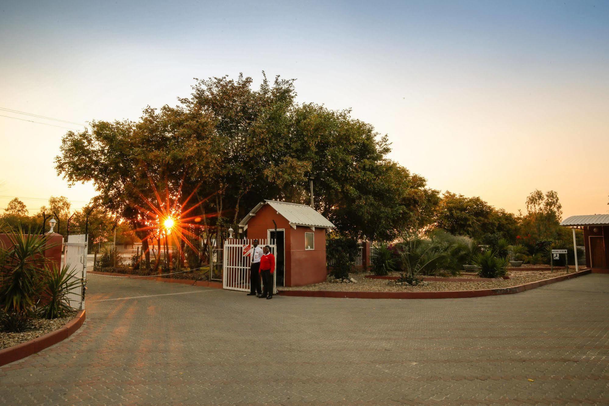 Mokoro Lodge Maun Ngoại thất bức ảnh